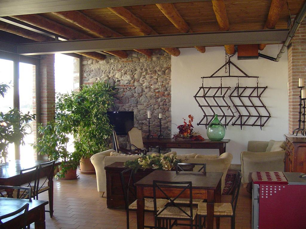 Agriturismo Sambuco Пастренго Екстериор снимка